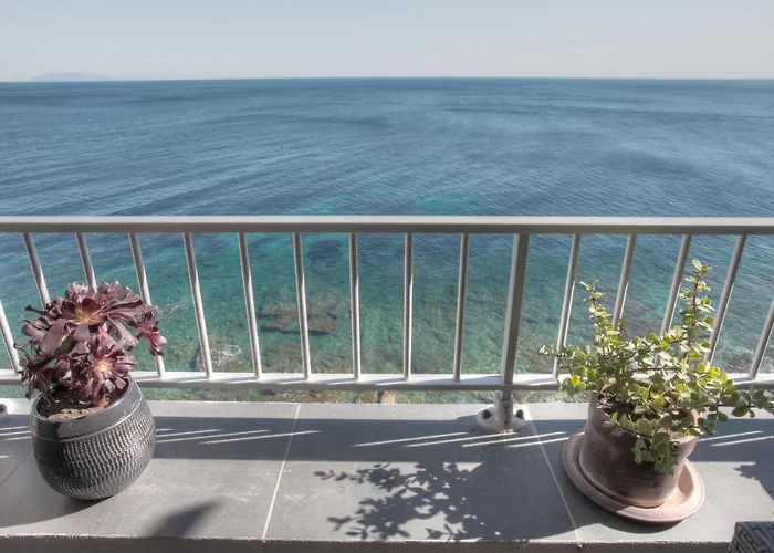 Azura San-Martino-di-Lota